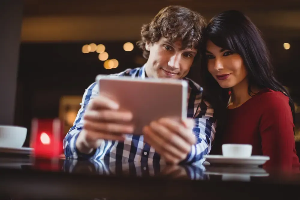 Building a Relationship With Your Partner Beyond Screens in the Age of Digital Dating
