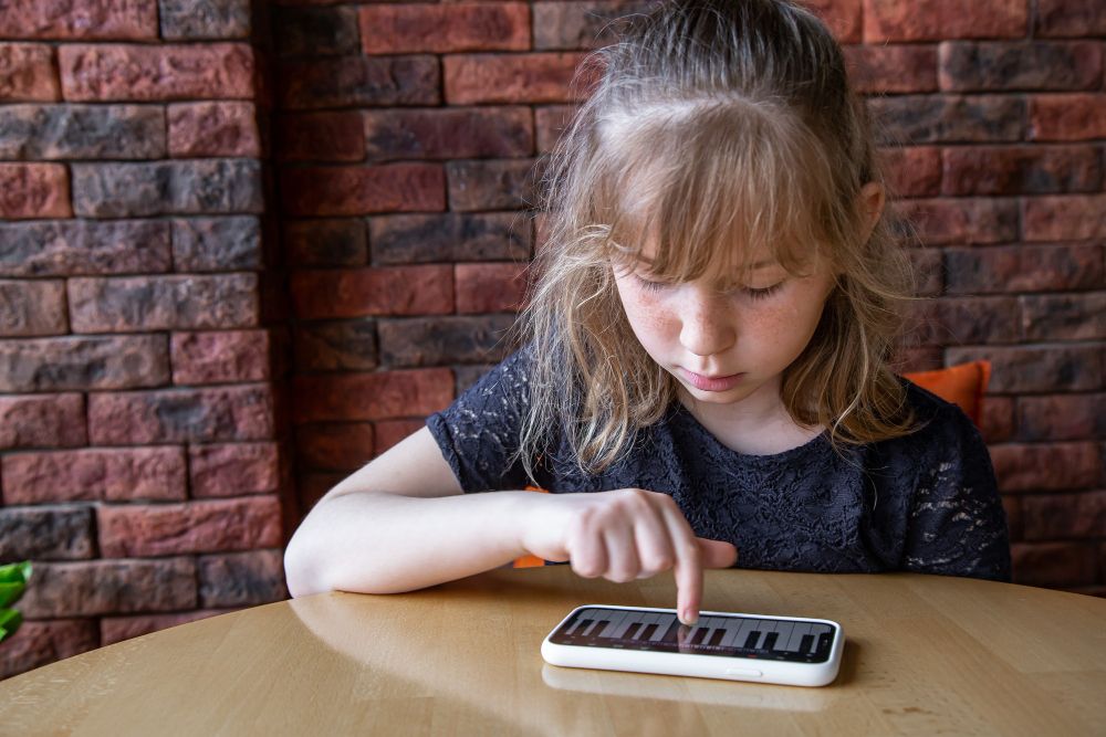How to Limit Screen Time on iPhone for Kids: A Parent’s Guide to Protecting Focus