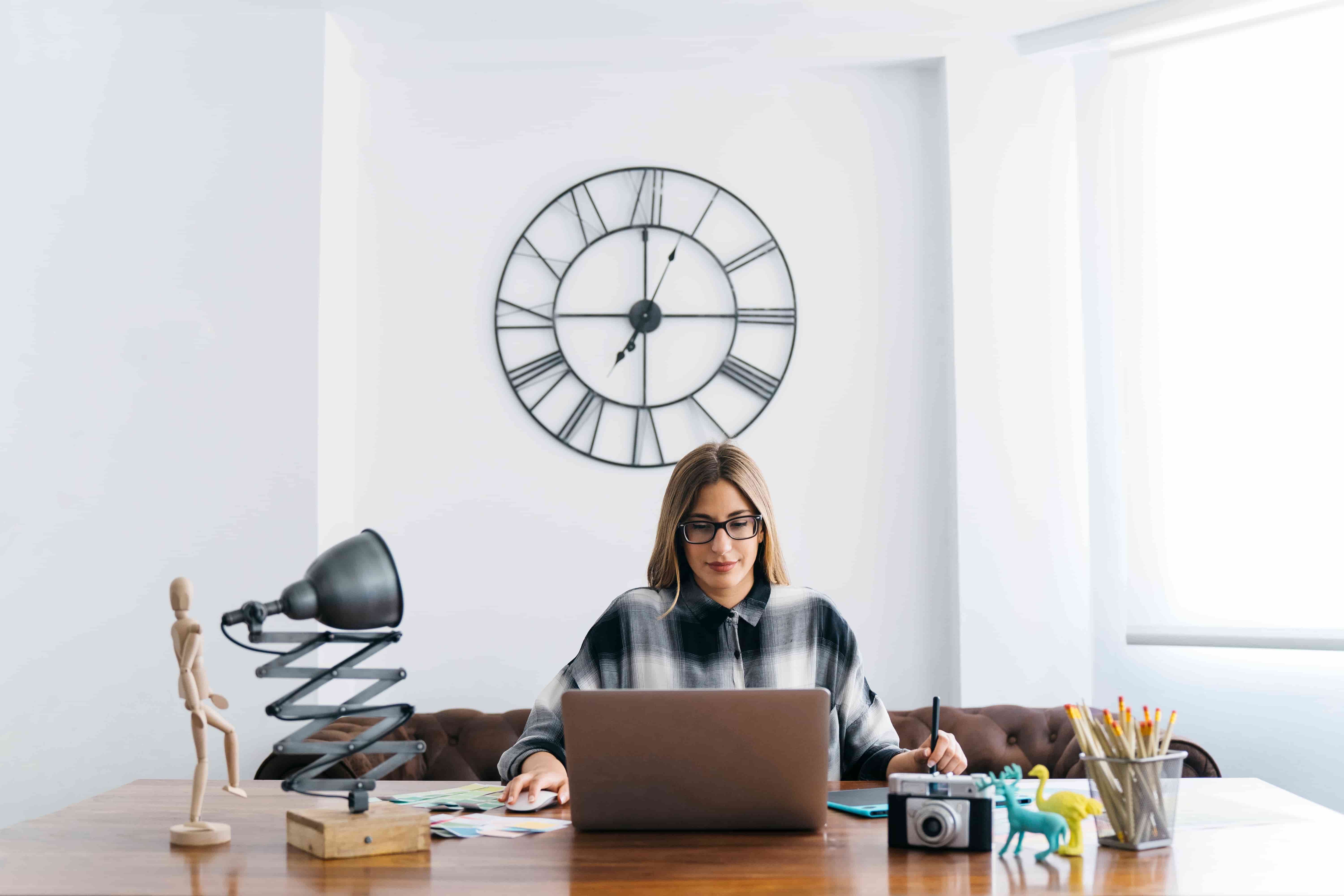 10 Personal Goals Examples to Stay Motivated and Limit Screen Time